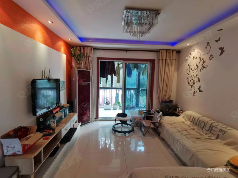 地铁4号线大润发旁阳光水韵自行车库带院子