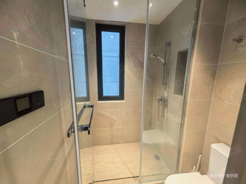 万达广场 交通便捷 商业配套成熟 双卫生间 精装可拎包入住