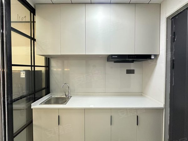 金华东阳东阳江北西范小区山口小区 西范小区附近单间 一室一厅 都有随时看房出租房源真实图片