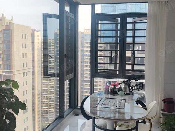 沅江碧桂园梓山府湖景房,精装4房,房东装修只有1年半,可随时看房出租