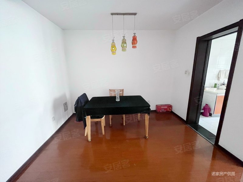 毓秀园多层四楼 南北通透大两室 地铁口 近公园医院