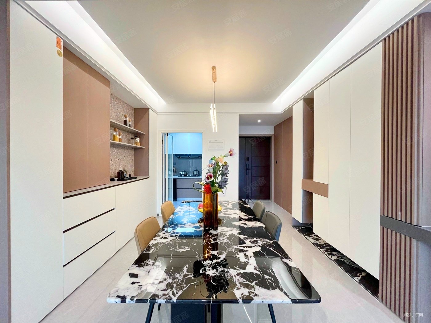 中洲锦城湖岸3室2厅1卫89.91㎡南北288万