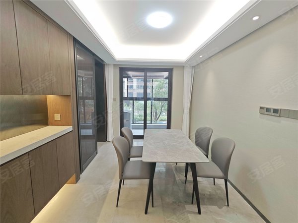 无锡滨湖太湖中锐星樾中锐星樾四房 一梯一户的洋房 中央空调带地暖