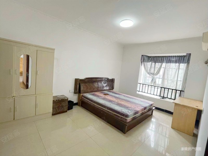 丽都苑电梯精装套三双卫698万