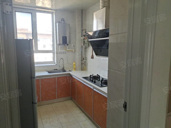 【多图】鲁商金悦城,金雀山路租房,鲁商金悦城,精装三室,带车位,随时