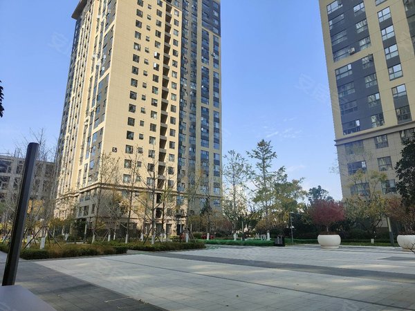 昆明盘龙江东花园俊发城文雅苑急租 羊肠村地铁站旁 精装首租 中间