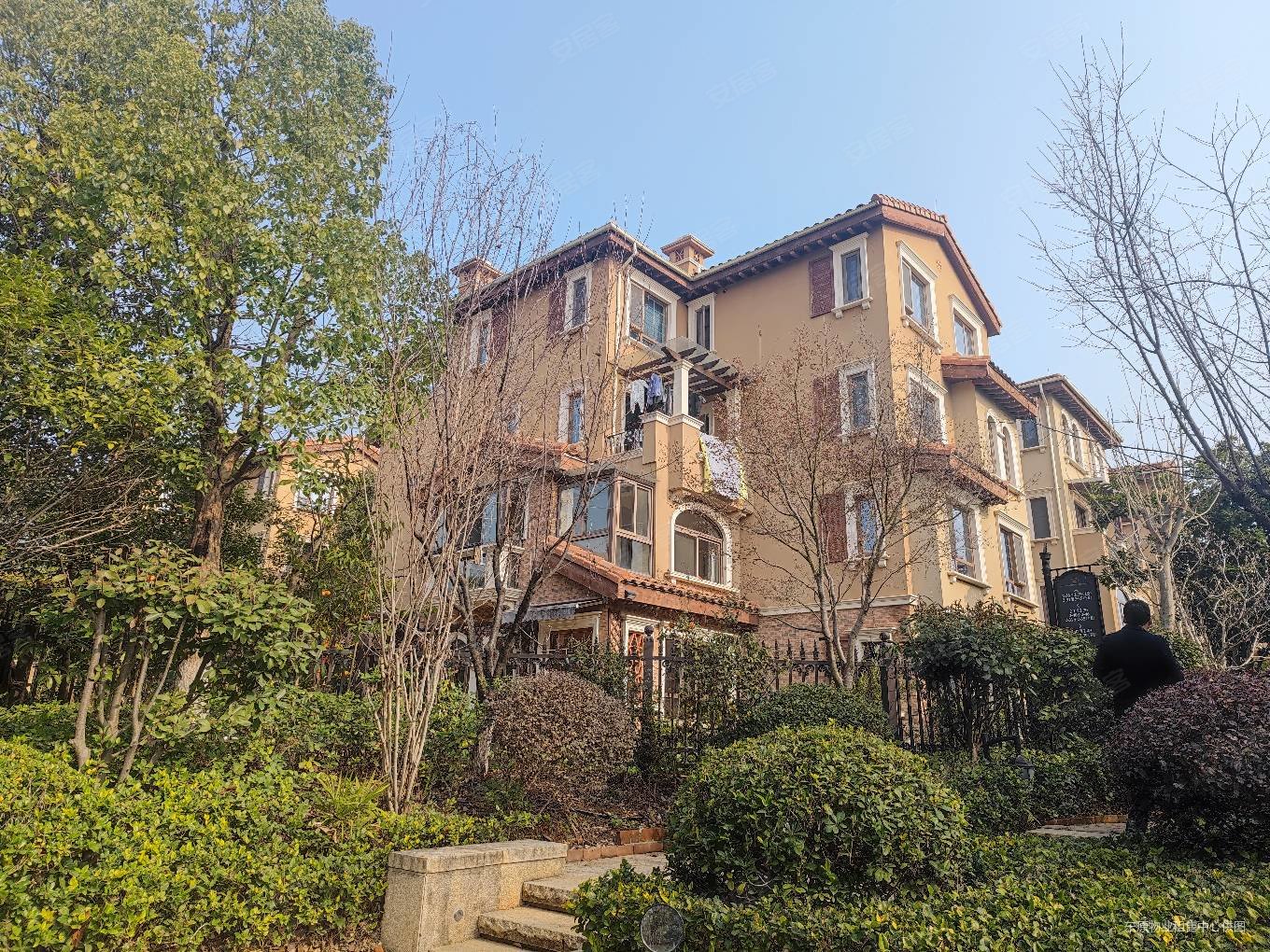 武汉房产网>武汉二手房>江夏二手房>藏龙岛二手房>纳帕溪谷>