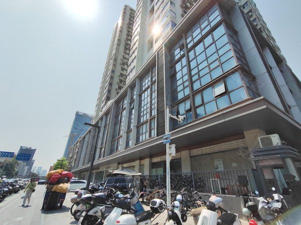 深圳宝安新安泰华大厦泰华大厦 4房2厅 电梯 12号线上川地铁口 公园