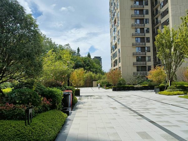 贵阳观山湖商贸城碧桂园西南上城映山府拎包入住  精装4房急租带地暖