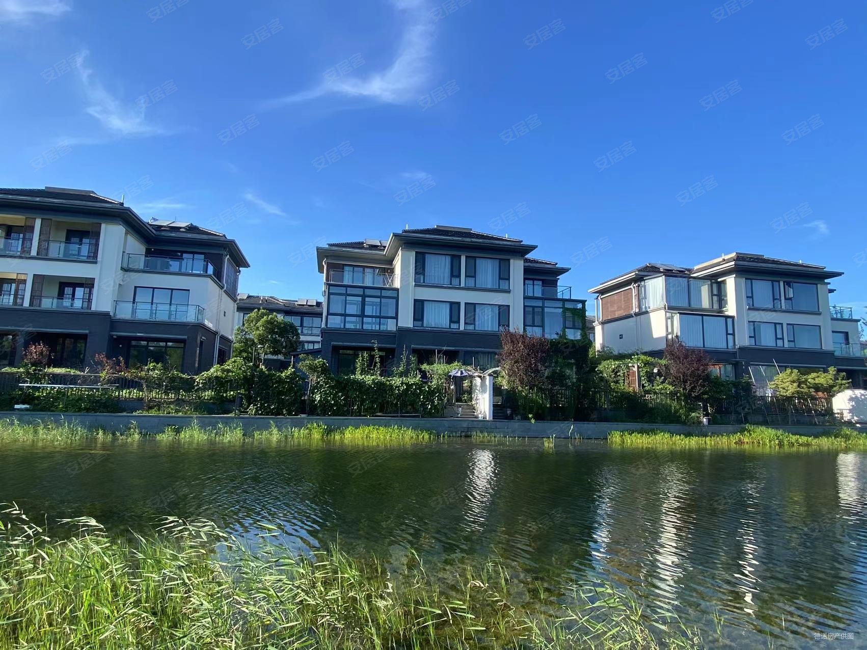 水月周庄(别墅)3室2厅3卫119㎡南175万