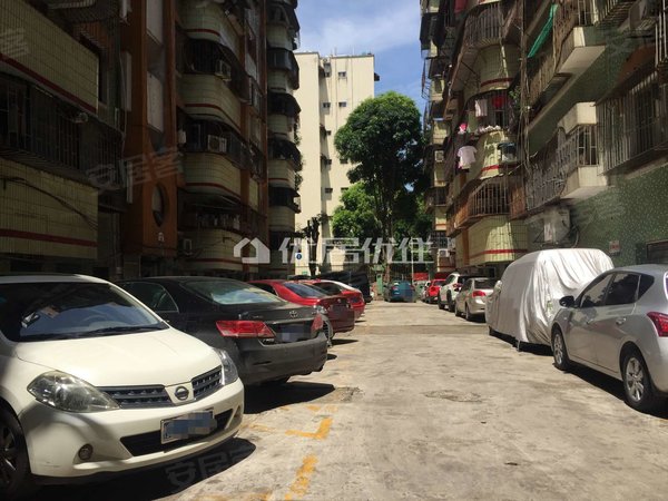 南宁青秀建政汇宇花园东葛路 精装大四房 两卫 家具家电齐全 房间有