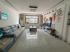 安丘安丘城区商场路紧邻兴华一楼带车库出租，家具家电齐全拎包入住停车方便出租房源真实图片