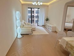 茂名茂南开发区爱琴海 高铁站附近奶油风 大发塘三房两厅一卫 全新配置 包物出租房源真实图片