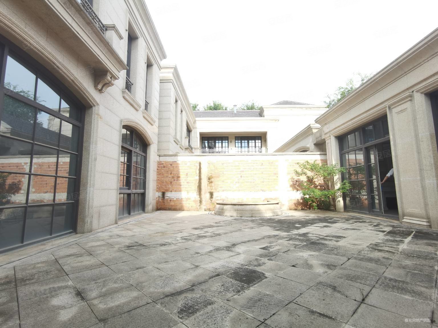 绿城翡翠湖玫瑰园别墅