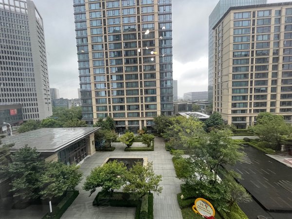 宁波高新区智慧园绿城深蓝公寓(美丽的大落地窗)专做深蓝公寓!