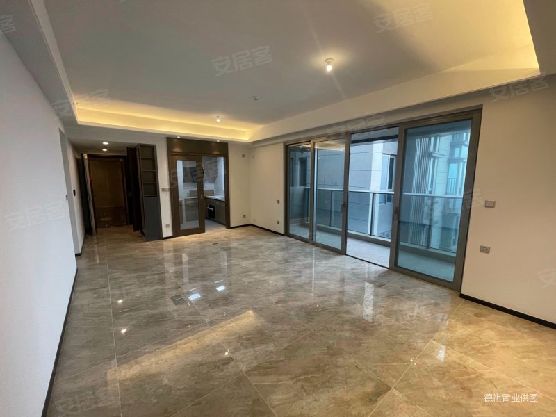 保利天际花园精装四房业主非常诚心赶紧来看吧