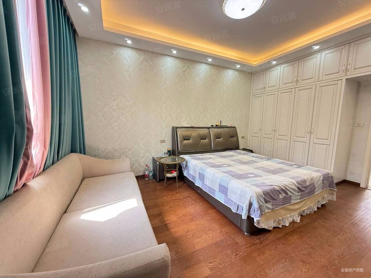 五洲庄园6室2厅3卫280㎡南北88万