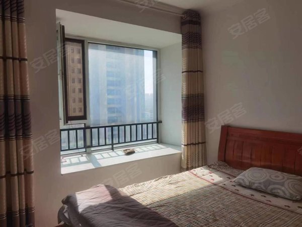 临沂兰山沂州路金泰华府(北区)金泰华府北府三室带车位出租房源真实