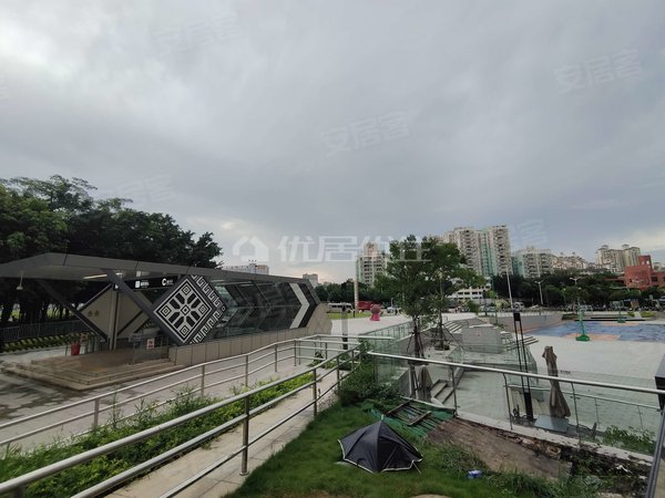 南宁江南壮锦大道盛天领域盛天领域精装1房1厅 楼下是地铁口盛天地