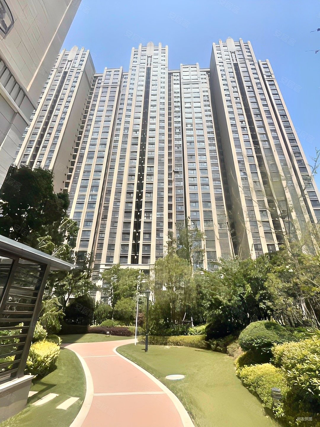 华瑞紫韵城福园3室2厅2卫136.85㎡南北137万