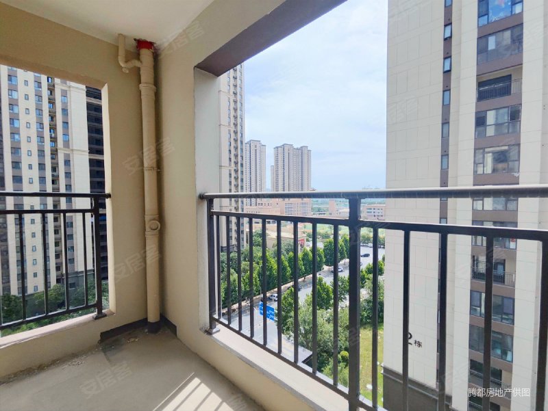 小高层三房 绿都澜湾椿园 双卫双阳台 随时看房 户型方正