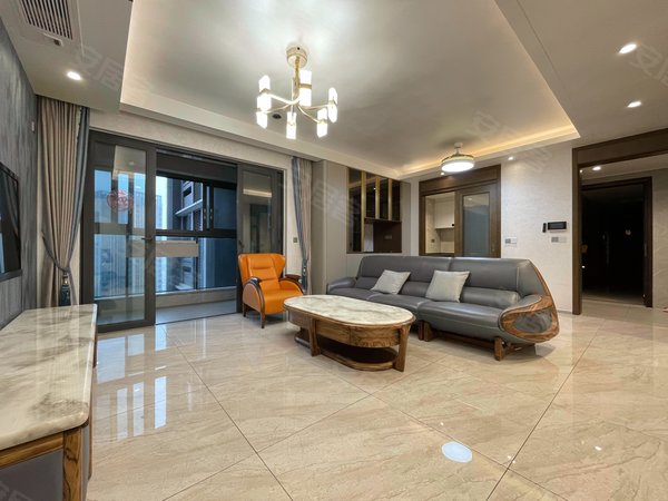 萝岗地铁站旁保利罗兰国际三期精装三房两卫拎包入住安静