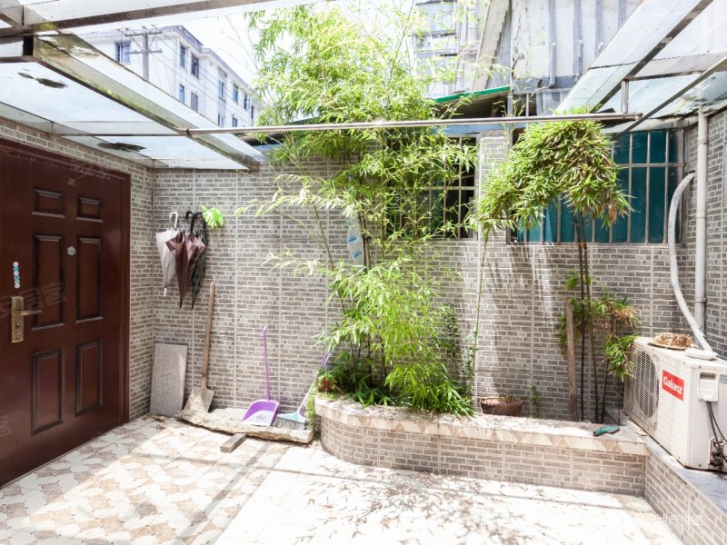 里河新村2室1厅1卫75㎡南北178万