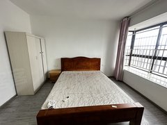 上饶上饶县上饶城区旭日广场附近单间出租
家具齐全可拎包入住
独立卫生间,可烧饭出租房源真实图片