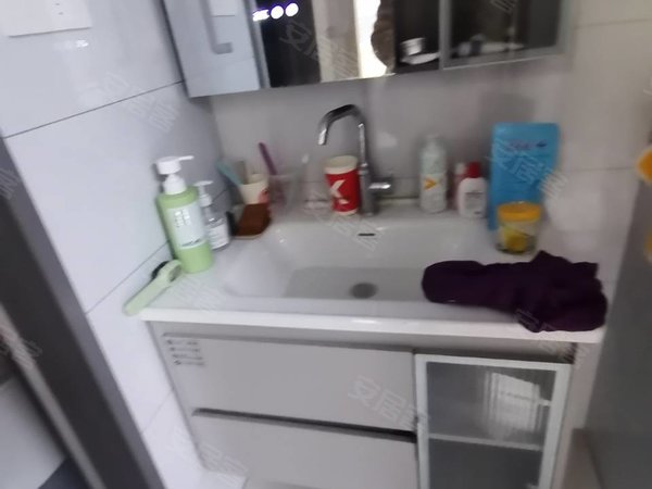 包头青山民主路民主路1号街坊一机四中四小民主路一号三楼1500出租房源真实图片