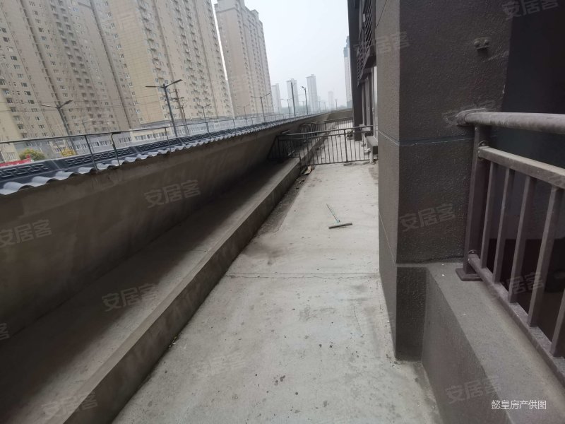 洛阳房产网>洛阳二手房>洛龙二手房>大学城二手房>凌波苑>800_600