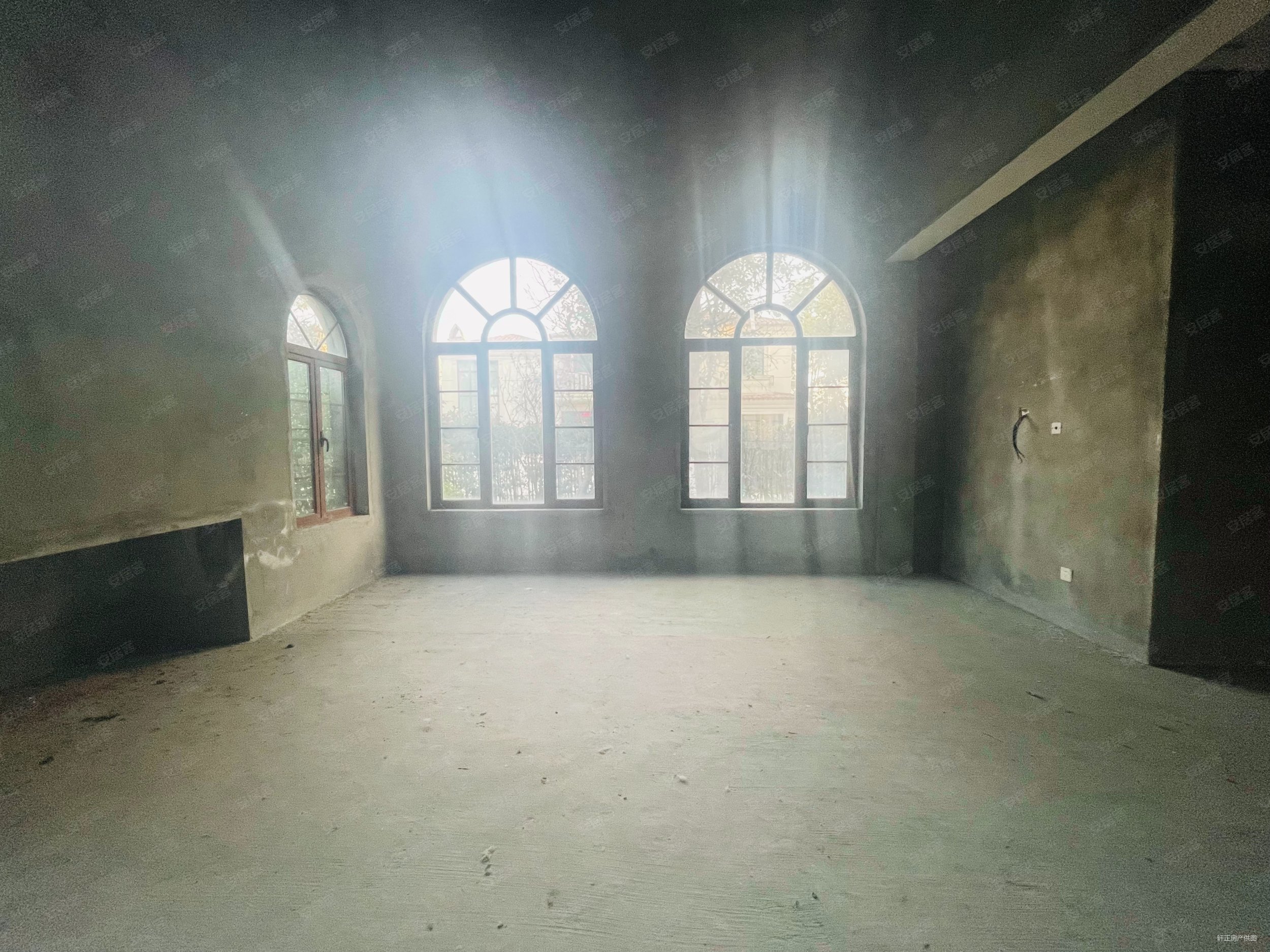 地铁口,檀香园,独栋,2299万!场地有800平,临河好位置