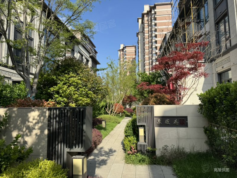 龙湖丽丰西宸原著(别墅)5室2厅3卫313㎡南840万