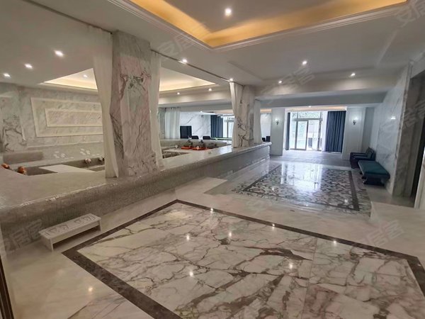 深圳龙华观澜观澜高尔夫露诗达区诚租露诗达 独栋豪宅 装修风格简约