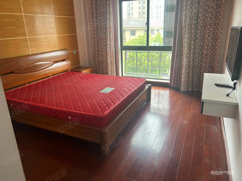 阳光悦湖顶楼复式4房2卫得房率面积大