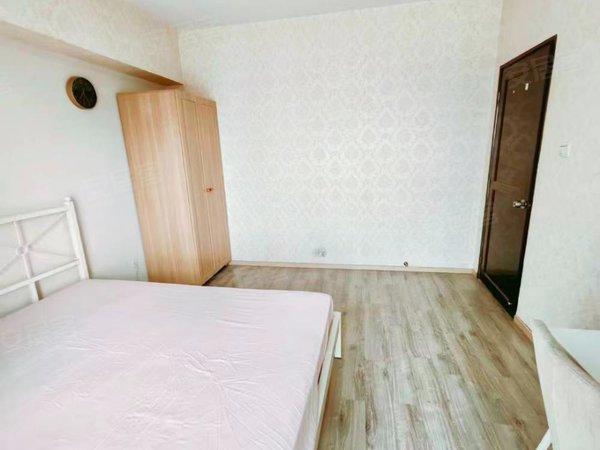 北京通州梨园云景豪庭一号线梨园 贵友大厦边 云景豪庭朝南落地窗阳台