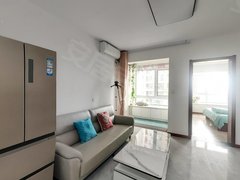 烟台芝罘黄务急租!城乡建设学校旁,电梯房两居室,家具家电齐全,拎包入住出租房源真实图片