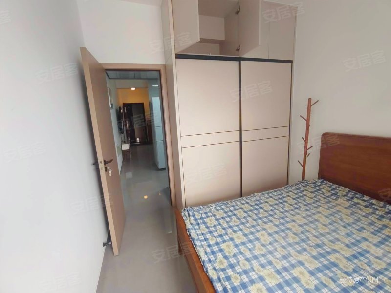 易安居 精装单身公寓 厅室分离 提包入住