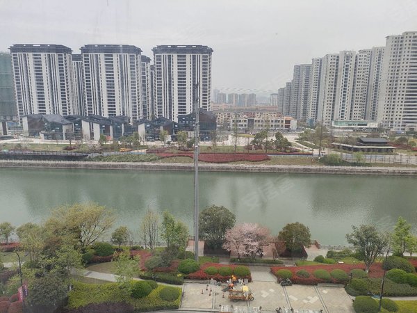 杭州临安临安城区西墅绿洲苕溪溪景房,西墅绿洲好楼层,夹边套,拎包