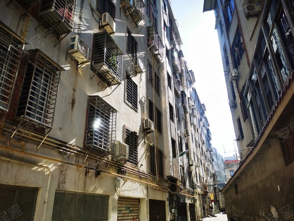 泉州鲤城东街东街4号区东街4号区 2室2厅1卫 83平 南北通透 家电齐