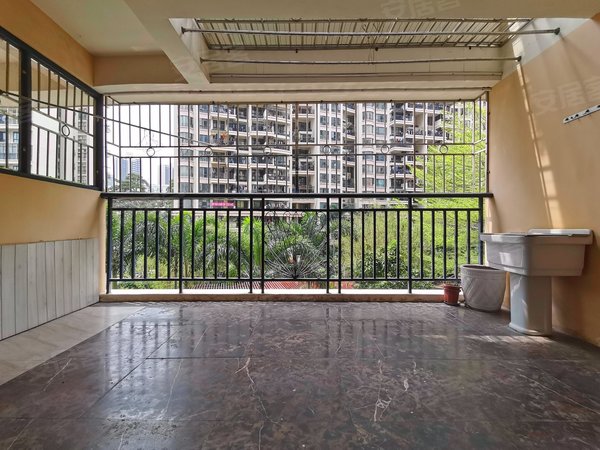 深圳布吉百鸽笼佳兆业可园(南区)佳兆业可园(南区) 4室2厅3卫  电梯房