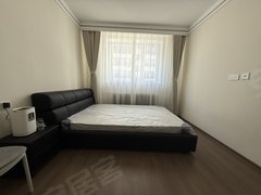 黑河爱辉华富商城市中心位置,华富商城对面,2楼,月租出租房源真实图片