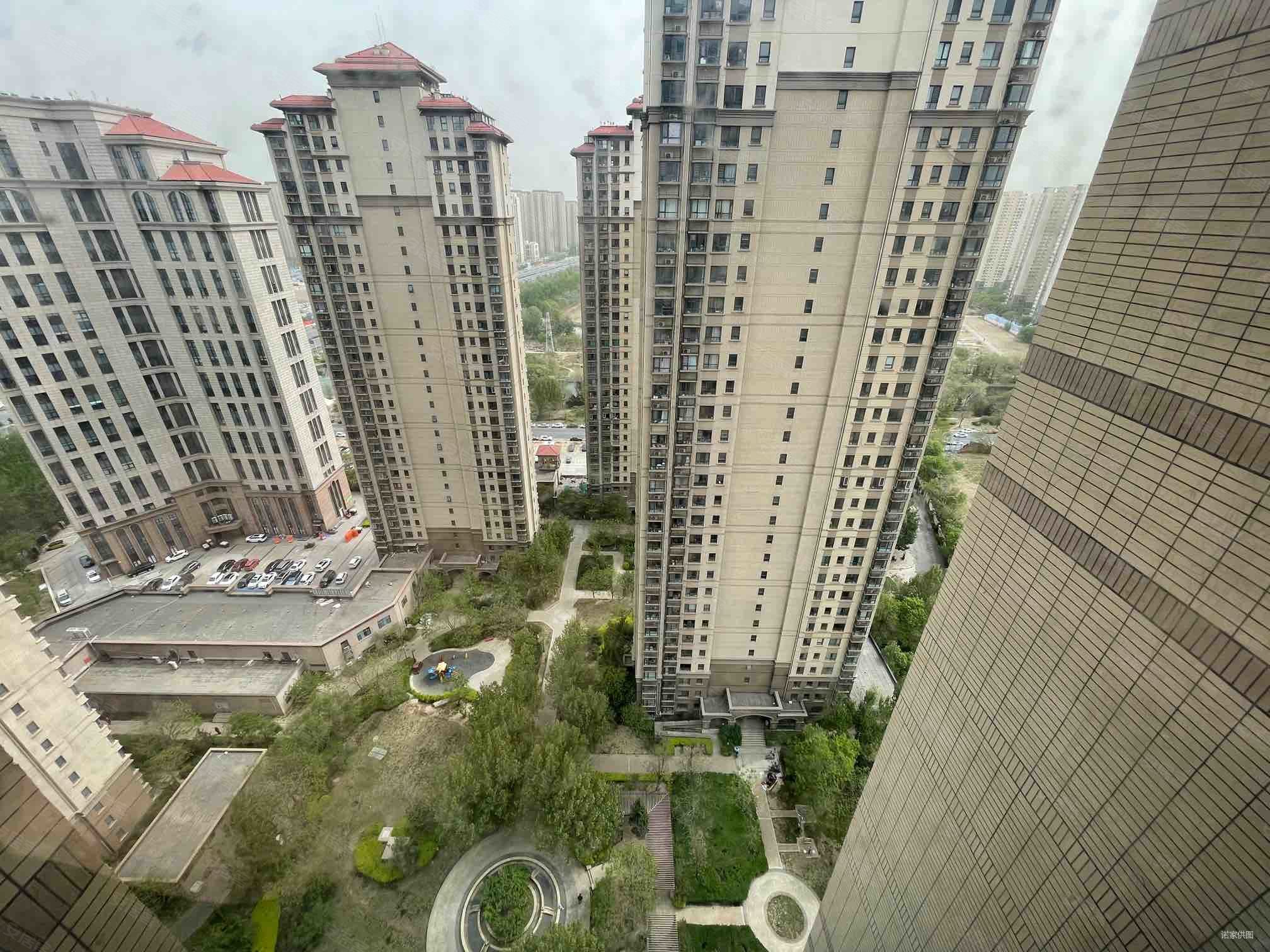 保利玫瑰湾一期大三居南北通透全明格局看房方便