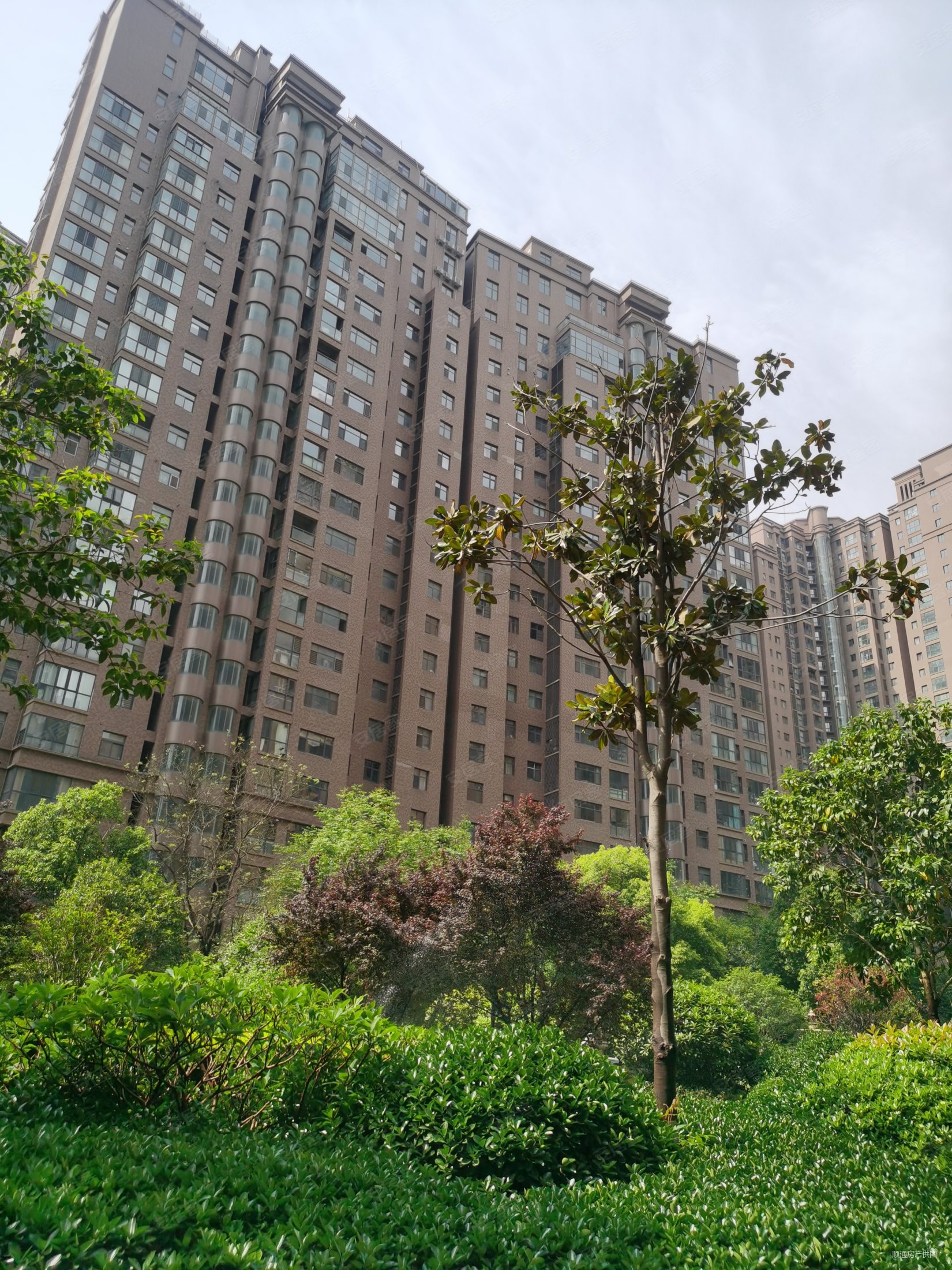 朗悦公园茂1号馆潮流茂