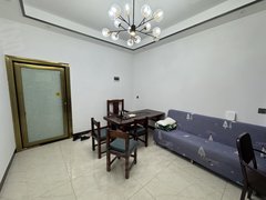 醴陵太一商城醴陵市区国瓷路少有精装两房 实惠价出租 有天燃气带阳台 看外景炒着菜出租房源真实图片