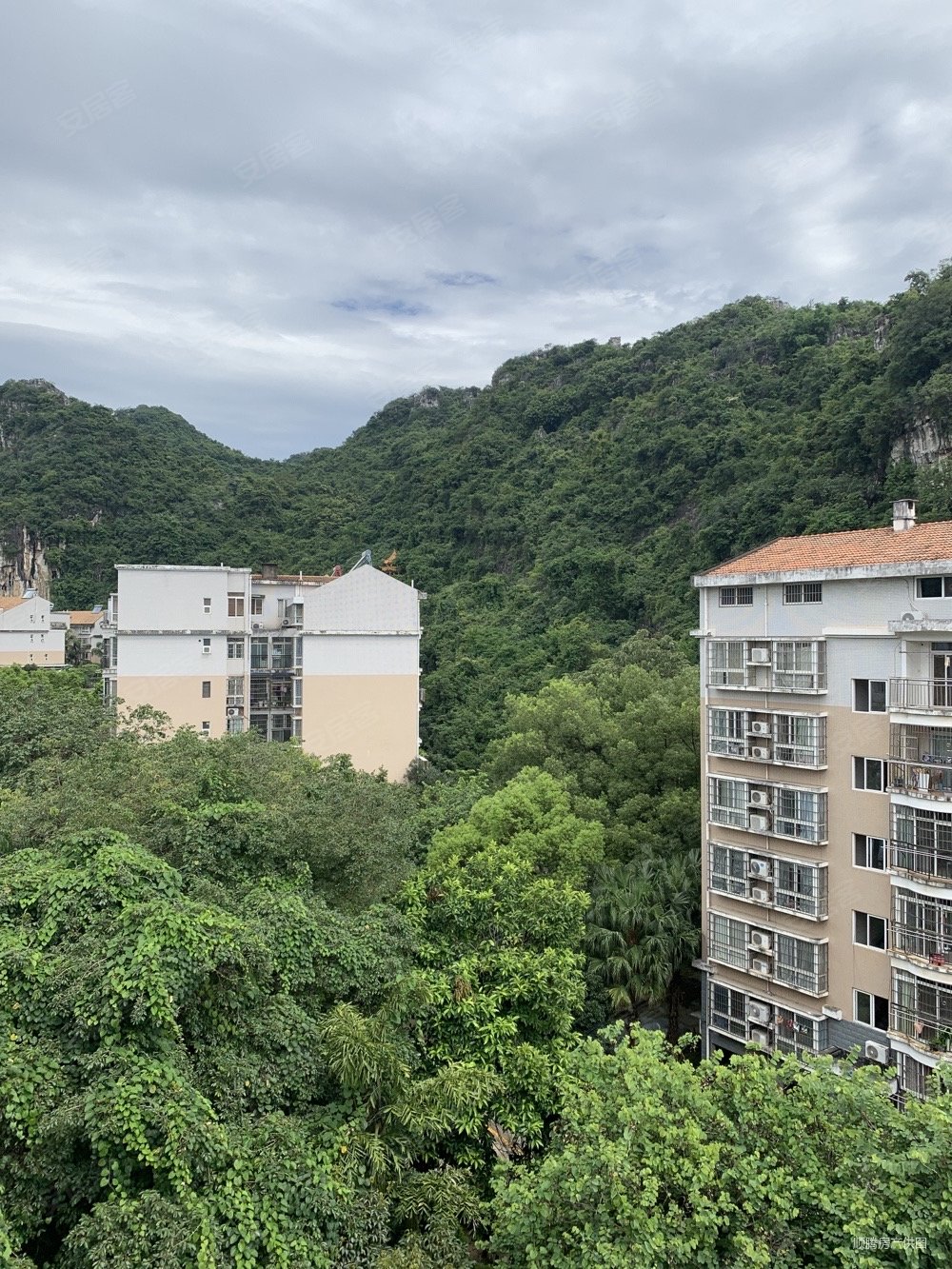 天润格林庄园5室0厅0卫119.36㎡南北106万