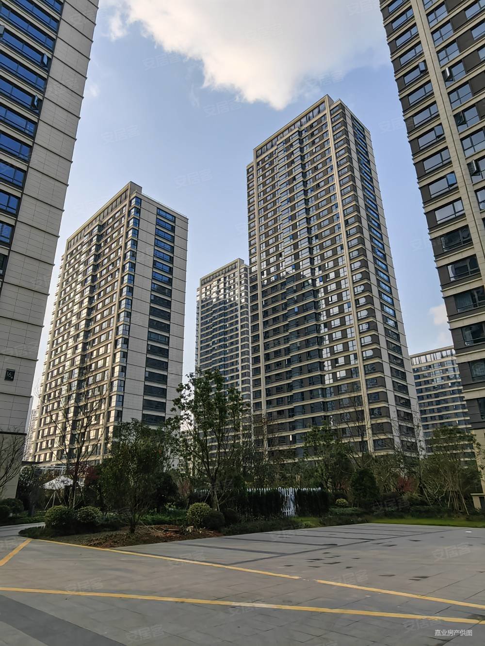 万达同心湾北区位置开阔室内实景照片拍摄