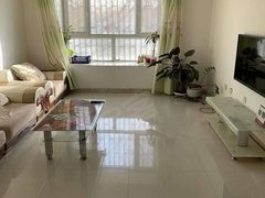 阿拉尔幸福路国际商贸城一楼，三室两厅一卫，家具家电齐全拎包入住。出租房源真实图片