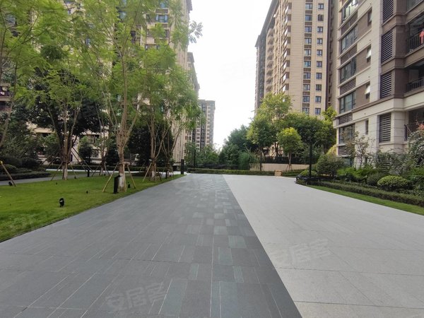 重庆北碚复兴万科四季花城三期万科四季花城 京东方 出门轻轨站 三房