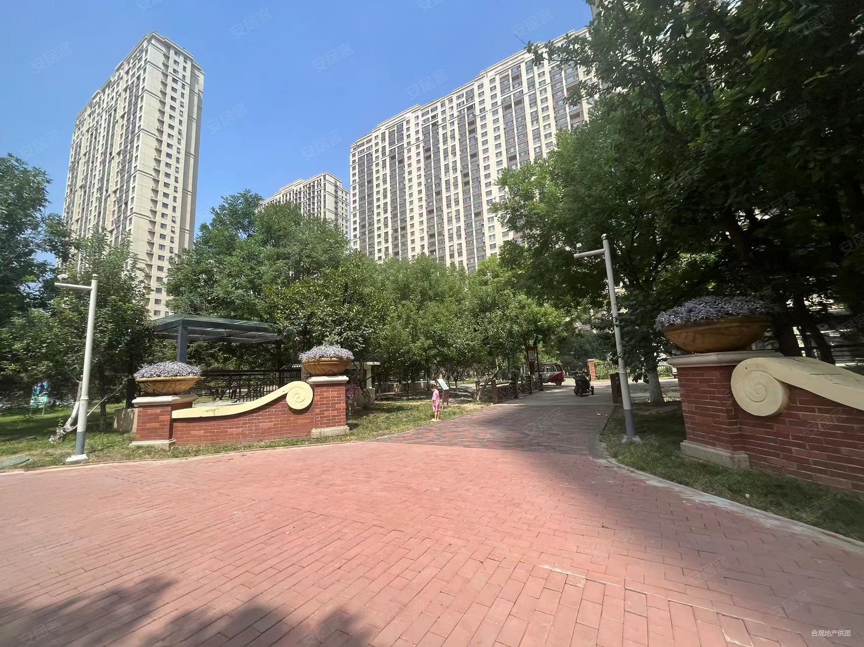 廊坊孔雀城大学里3室2厅1卫110㎡南北95万