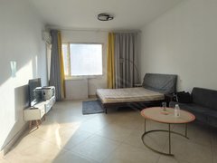 三门峡湖滨湖滨城区万达广场黄河医院附近，一居室拎包入住押一付一，800元月出租房源真实图片